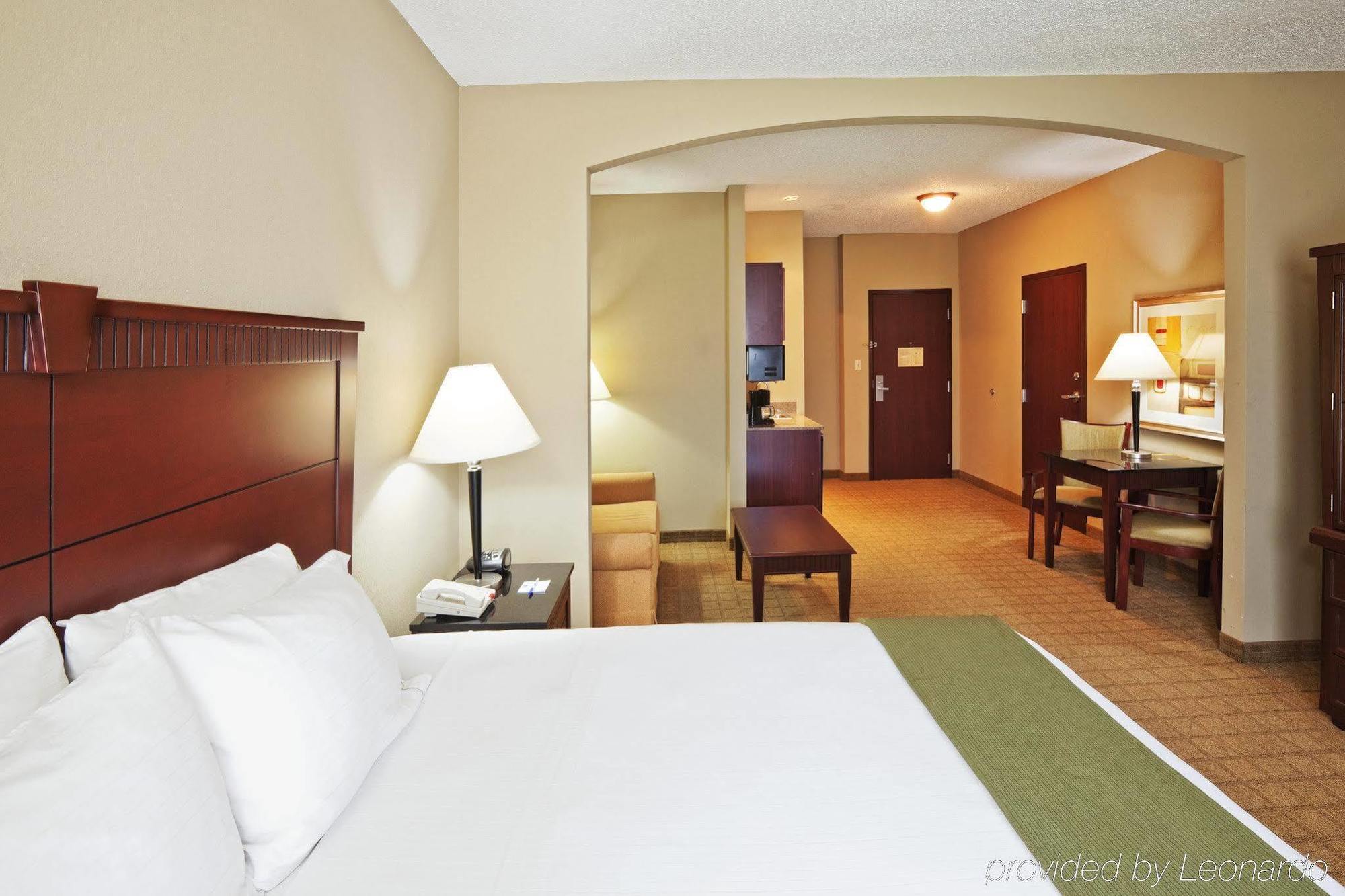Express & By Ihg Hotel 3*